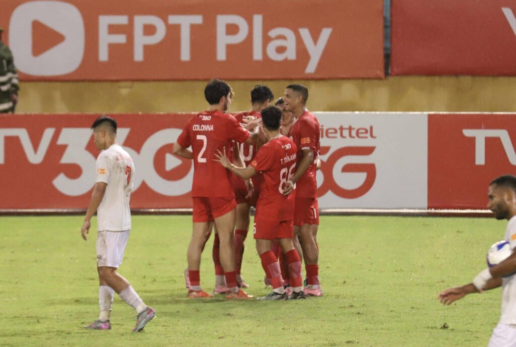 Viettel Khẳng Định Thế Thượng Phong Tại V-League Qua Chiến Thắng Trước Hà Tĩnh