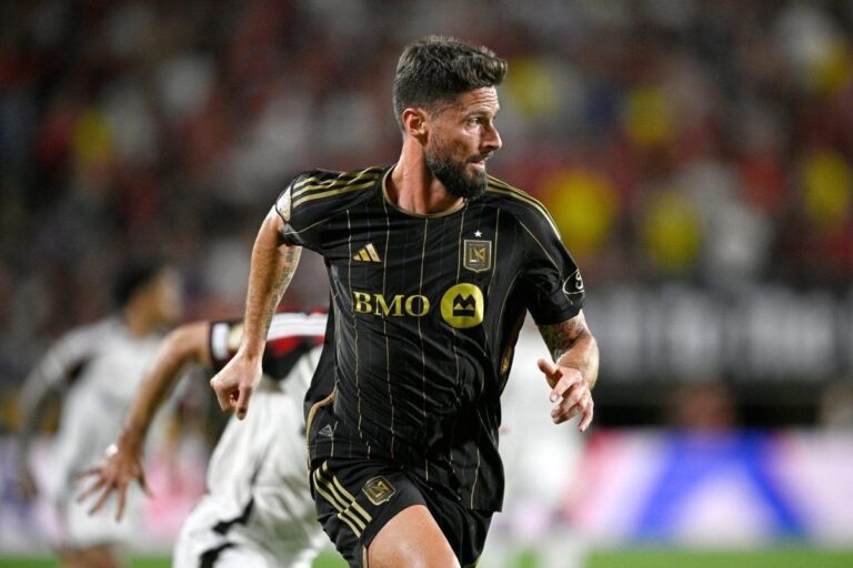 Olivier Giroud Trở Về Ligue 1 Sau Hơn Một Thập Kỷ Nơi Ngoại Quốc